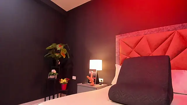 Snapshot of mia_milff chatting on October 10, 2025, 6:18 pm mia milff online show from October 10, 2025, 6:18 pm