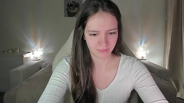 Sonia moon  online show from October 5, 2025, 2:43 am