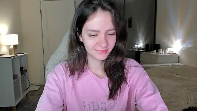 Sonia moon  online show from October 25, 2025, 2:41 am