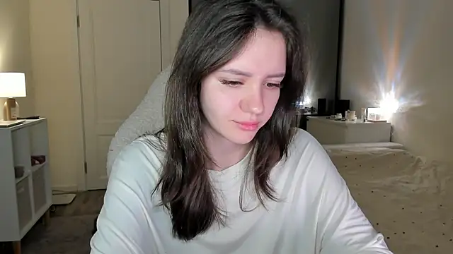 Sonia moon  online show from October 26, 2025, 2:28 am