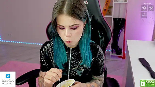 Latex Kitty online show from October 21, 2025, 10:05 am