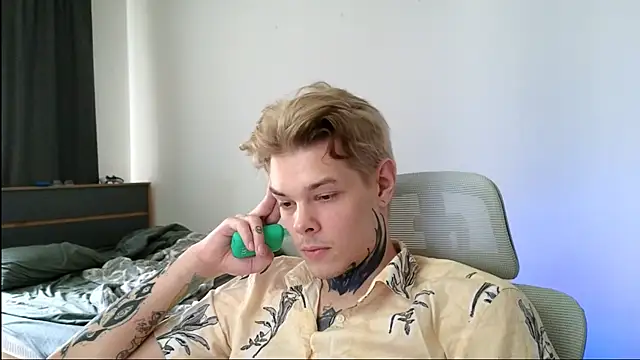 Snapshot of DENIS_HERE chatting on May 14, 2026, 12:01 pm DENIS HERE online show from May 14, 2026, 12:01 pm