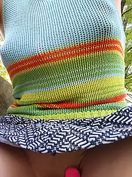 Snapshot of Exhibitionsplit chatting on October 13, 2025, 11:10 am Exhibitionsplit online show from October 13, 2025, 11:10 am