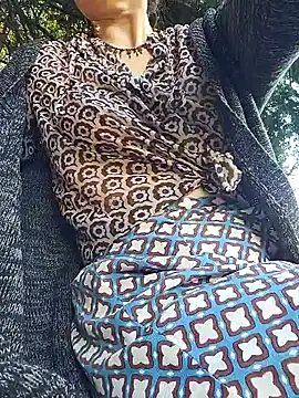 Snapshot of Exhibitionsplit chatting on October 17, 2025, 11:46 am Exhibitionsplit online show from October 17, 2025, 11:46 am