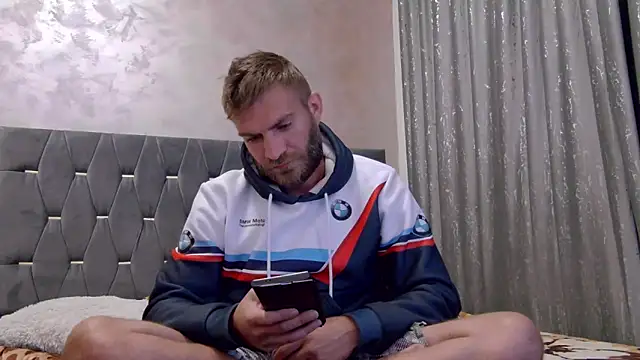 10in deluxe online show from November 10, 2025, 8:35 am