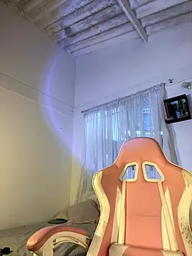 violet-333 online show from October 3, 2025, 9:34 pm