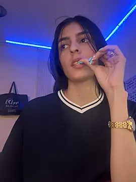 Snapshot of cristel_17 chatting on February 23, 2025, 2:35 pm cristel 17 online show from February 23, 2025, 2:35 pm