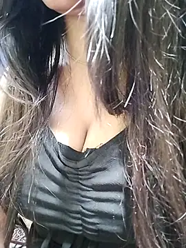 Shreya727 online show from November 18, 2025, 7:51 pm