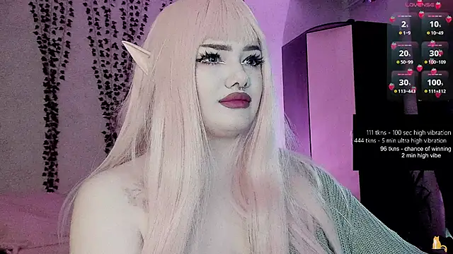Snapshot of strawberry_elfcat chatting on May 21, 2026, 5:47 am strawberry elfcat online show from May 21, 2026, 5:47 am