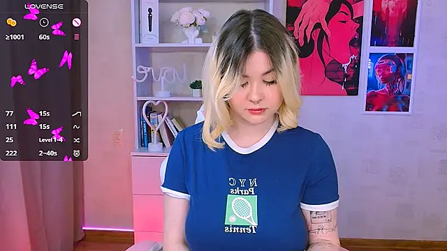 Snapshot of cutie_mili chatting on January 20, 2025, 6:31 am cutie mili online show from January 20, 2025, 6:31 am