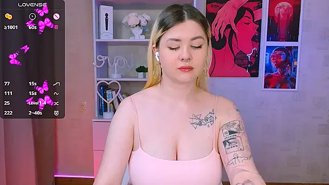 Snapshot of cutie_mili chatting on January 21, 2025, 2:05 pm cutie mili online show from January 21, 2025, 2:05 pm