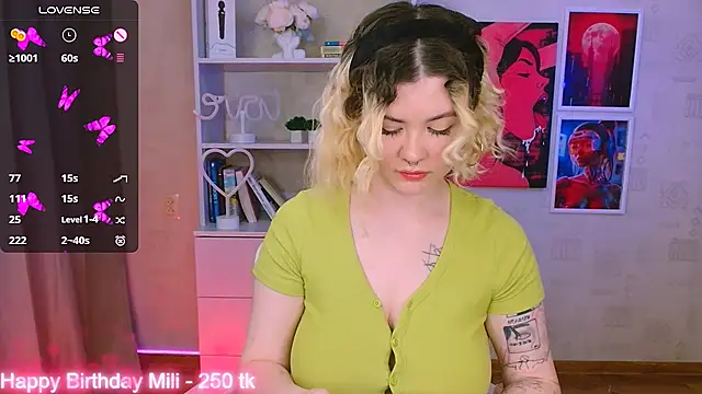 Snapshot of cutie_mili chatting on January 25, 2025, 10:29 am cutie mili online show from January 25, 2025, 10:29 am