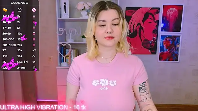 Snapshot of cutie_mili chatting on January 29, 2025, 8:51 am cutie mili online show from January 29, 2025, 8:51 am