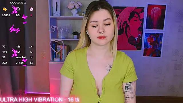 Snapshot of cutie_mili chatting on February 4, 2025, 8:46 am cutie mili online show from February 4, 2025, 8:46 am