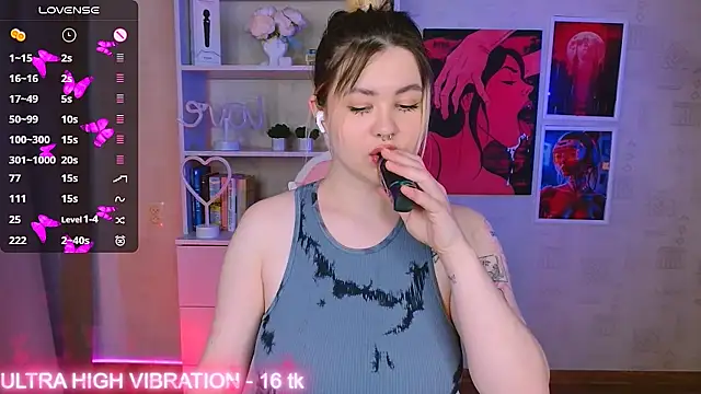 Snapshot of cutie_mili chatting on February 5, 2025, 9:46 am cutie mili online show from February 5, 2025, 9:46 am