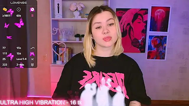 Snapshot of cutie_mili chatting on February 6, 2025, 10:59 am cutie mili online show from February 6, 2025, 10:59 am