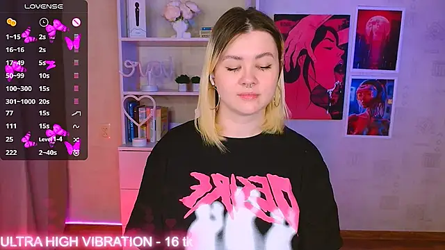 Snapshot of cutie_mili chatting on February 6, 2025, 2:04 pm cutie mili online show from February 6, 2025, 2:04 pm