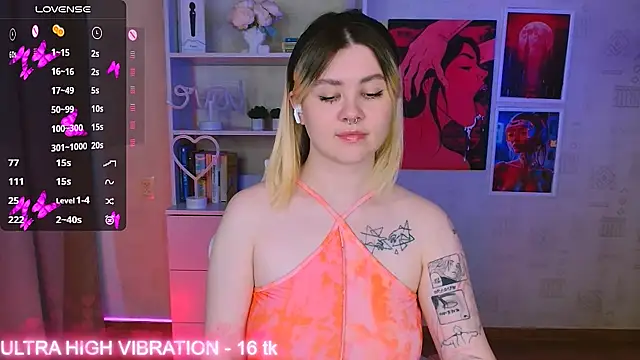 Snapshot of cutie_mili chatting on February 7, 2025, 11:01 am cutie mili online show from February 7, 2025, 11:01 am