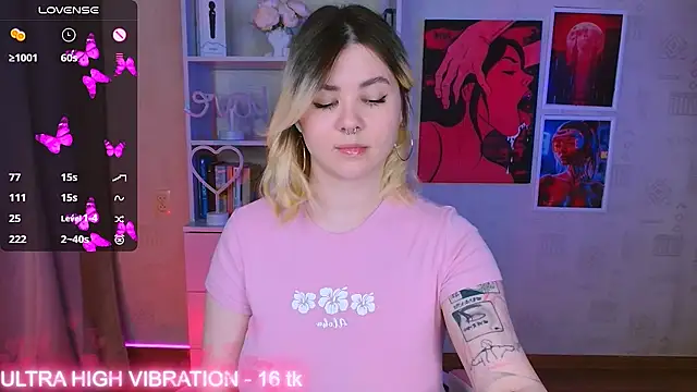 Snapshot of cutie_mili chatting on February 10, 2025, 3:24 am cutie mili online show from February 10, 2025, 3:24 am