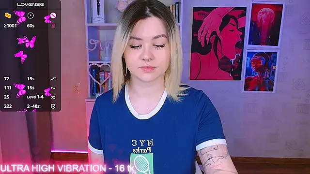 Snapshot of cutie_mili chatting on February 11, 2025, 8:52 pm cutie mili online show from February 11, 2025, 8:52 pm