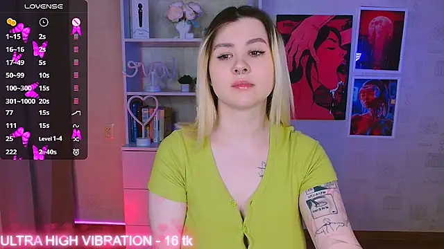 Snapshot of cutie_mili chatting on February 12, 2025, 10:37 pm cutie mili online show from February 12, 2025, 10:37 pm