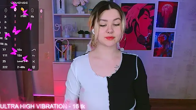 Snapshot of cutie_mili chatting on February 16, 2025, 9:48 am cutie mili online show from February 16, 2025, 9:48 am