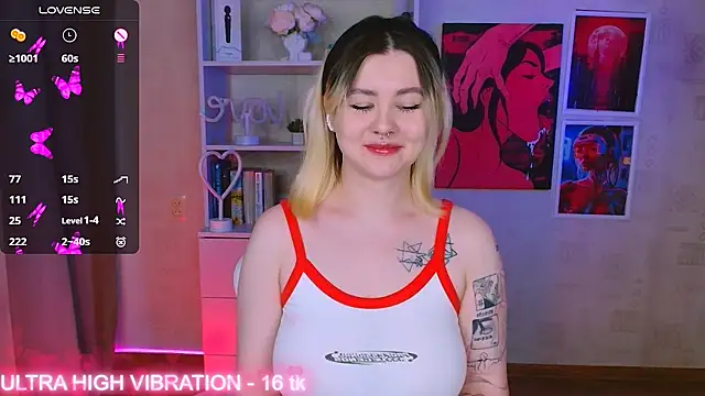 Snapshot of cutie_mili chatting on February 18, 2025, 6:37 am cutie mili online show from February 18, 2025, 6:37 am