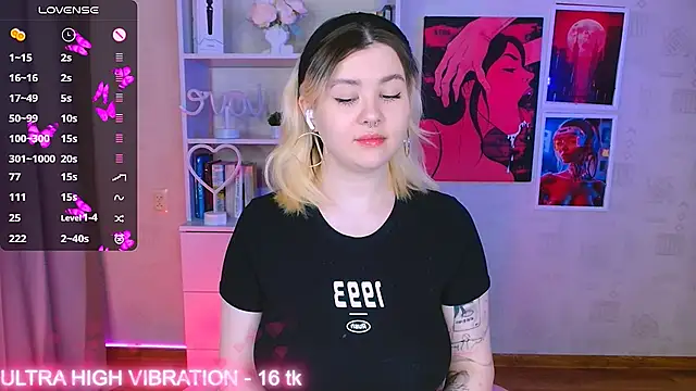 Snapshot of cutie_mili chatting on February 24, 2025, 3:23 am cutie mili online show from February 24, 2025, 3:23 am