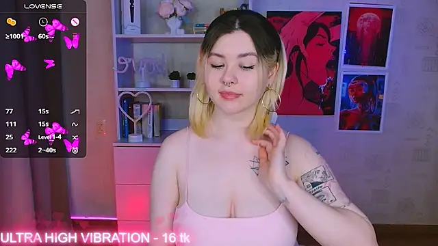 Snapshot of cutie_mili chatting on February 25, 2025, 3:31 am cutie mili online show from February 25, 2025, 3:31 am