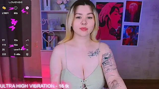 Snapshot of cutie_mili chatting on February 25, 2025, 11:41 am cutie mili online show from February 25, 2025, 11:41 am