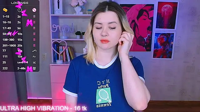 Snapshot of cutie_mili chatting on February 28, 2025, 8:09 am cutie mili online show from February 28, 2025, 8:09 am