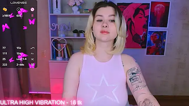 Snapshot of cutie_mili chatting on March 3, 2025, 7:10 am cutie mili online show from March 3, 2025, 7:10 am