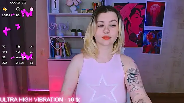 Snapshot of cutie_mili chatting on March 4, 2025, 4:38 am cutie mili online show from March 4, 2025, 4:38 am