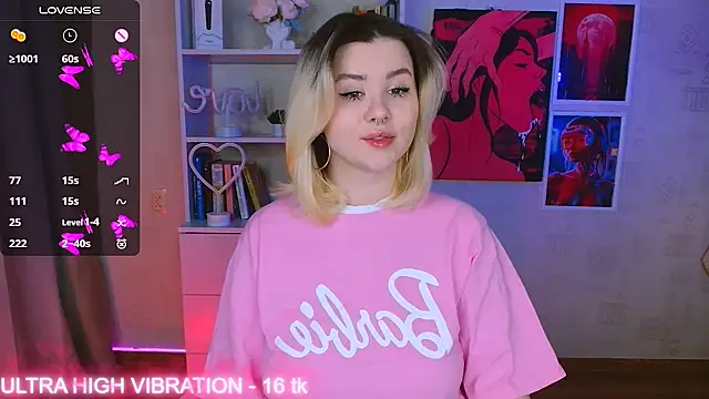 Snapshot of cutie_mili chatting on March 5, 2025, 7:27 am cutie mili online show from March 5, 2025, 7:27 am