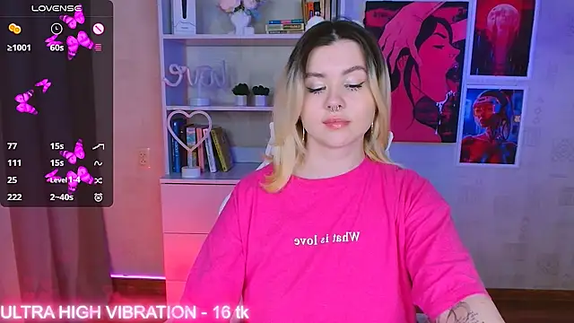 Snapshot of cutie_mili chatting on March 7, 2025, 2:12 pm cutie mili online show from March 7, 2025, 2:12 pm