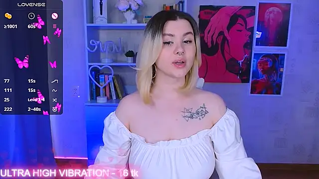 Snapshot of cutie_mili chatting on March 9, 2025, 12:42 pm cutie mili online show from March 9, 2025, 12:42 pm