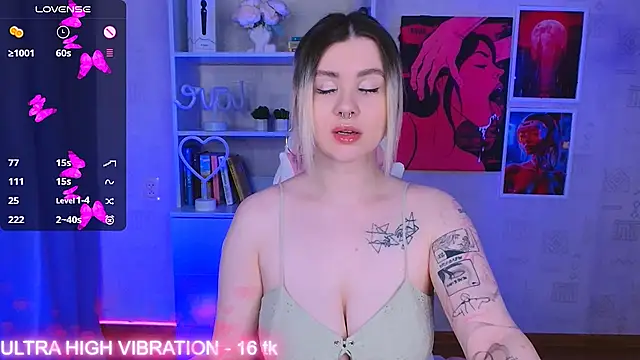 Snapshot of cutie_mili chatting on March 10, 2025, 5:11 am cutie mili online show from March 10, 2025, 5:11 am