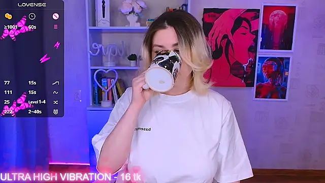 Snapshot of cutie_mili chatting on March 13, 2025, 6:58 am cutie mili online show from March 13, 2025, 6:58 am