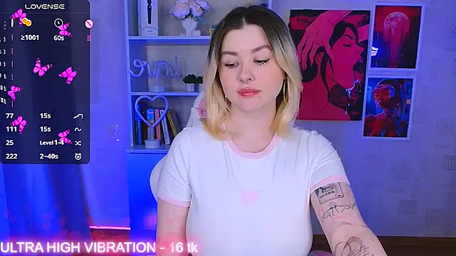 Snapshot of cutie_mili chatting on March 15, 2025, 11:19 am cutie mili online show from March 15, 2025, 11:19 am