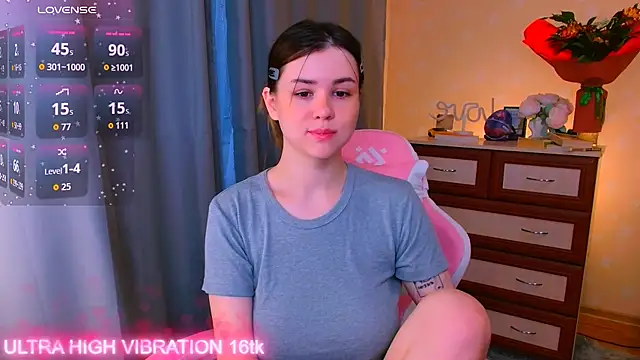 Snapshot of cutie_mili chatting on October 2, 2025, 8:10 am cutie mili online show from October 2, 2025, 8:10 am