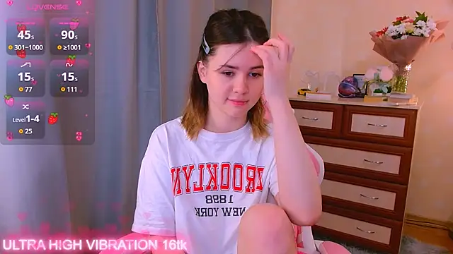 Snapshot of cutie_mili chatting on October 10, 2025, 6:34 am cutie mili online show from October 10, 2025, 6:34 am