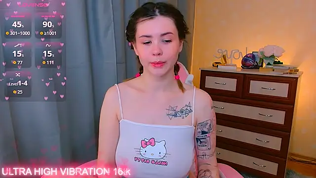 Snapshot of cutie_mili chatting on October 16, 2025, 7:42 am cutie mili online show from October 16, 2025, 7:42 am