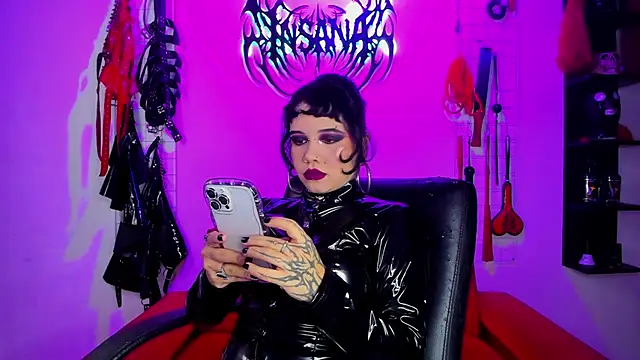 irregular fetish  online show from February 25, 2026, 10:08 pm