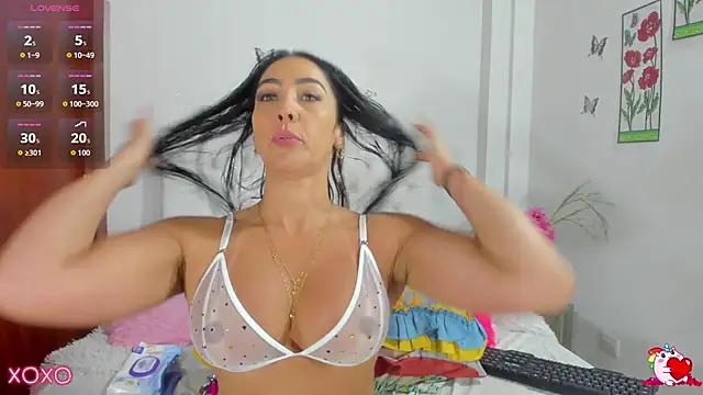 Snapshot of VenussVega chatting on November 15, 2025, 12:45 pm VenussVega online show from November 15, 2025, 12:45 pm