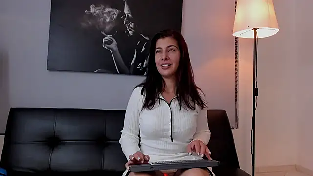 Snapshot of scarlett_moore chatting on February 8, 2025, 10:50 am scarlett moore online show from February 8, 2025, 10:50 am