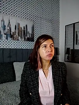 scarlett moore online show from November 14, 2025, 2:27 pm