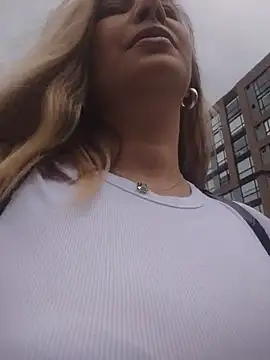 scarlett moore online show from June 8, 2026, 4:18 pm
