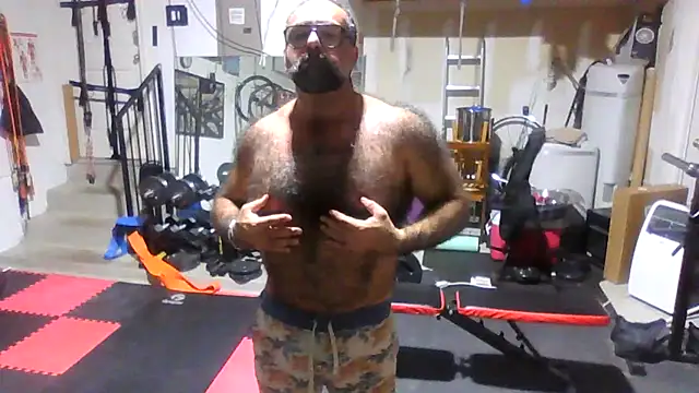 Snapshot of chainjulious chatting on October 28, 2025, 12:52 pm chainjulious online show from October 28, 2025, 12:52 pm