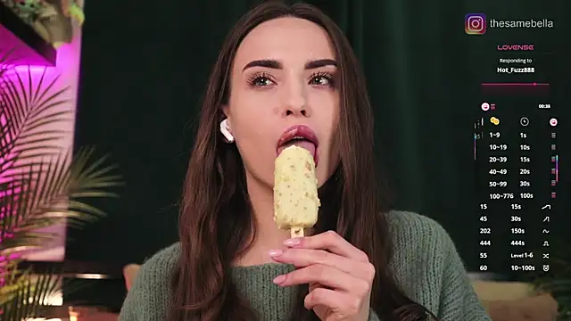 Snapshot of BabyYoda- chatting on October 4, 2025, 5:55 pm BabyYoda- online show from October 4, 2025, 5:55 pm