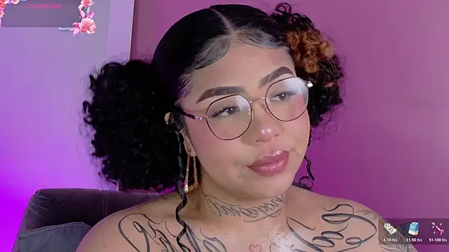 foxxy-lov3 online show from May 28, 2026, 2:03 pm